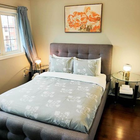 Affordable Room With Free Parking In Newmarket On 外观 照片