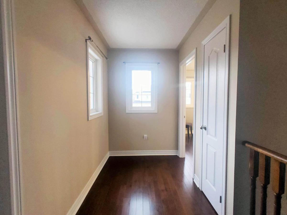 Affordable Room With Free Parking In Newmarket On 外观 照片