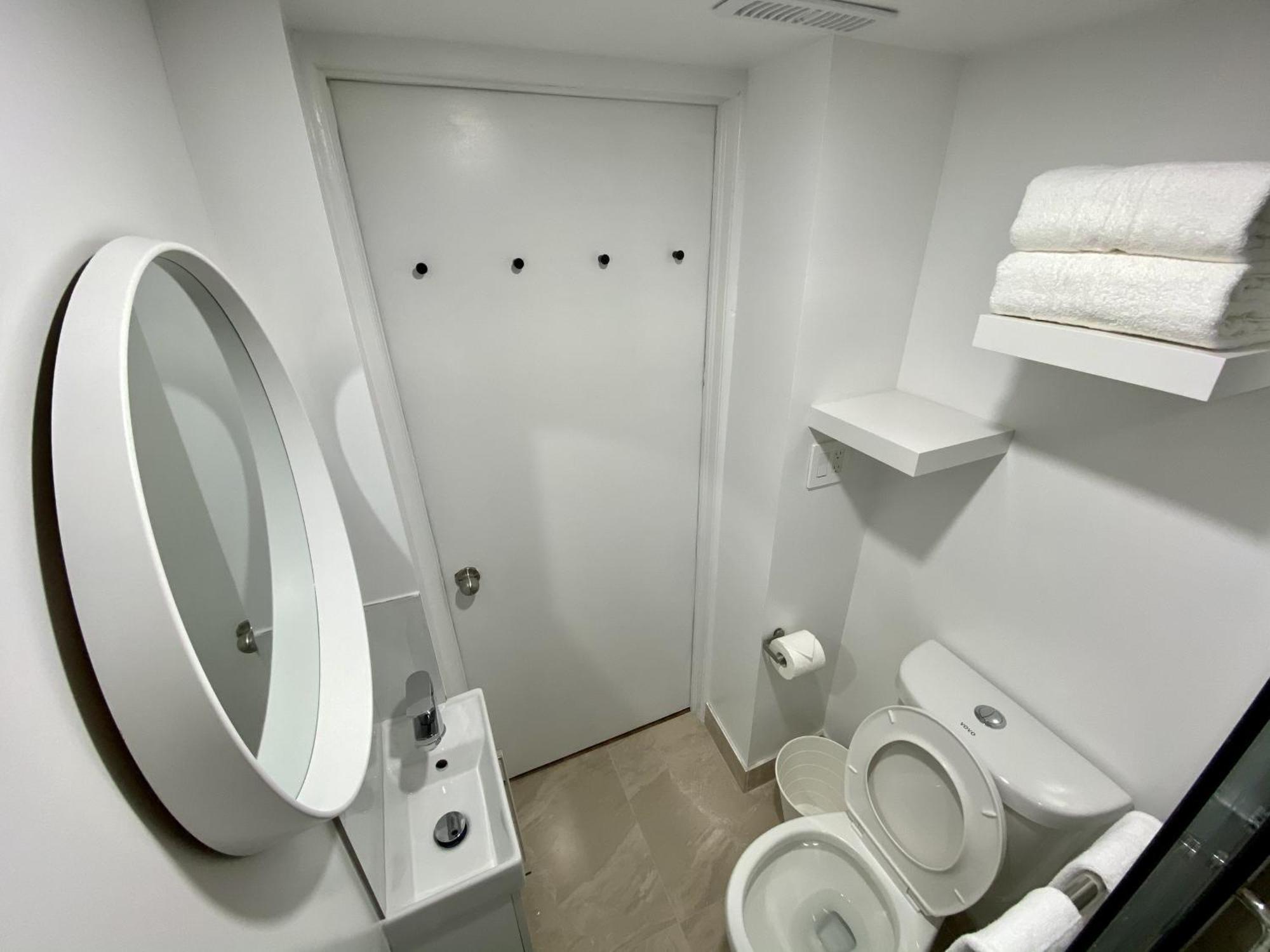 Affordable Room With Free Parking In Newmarket On 外观 照片